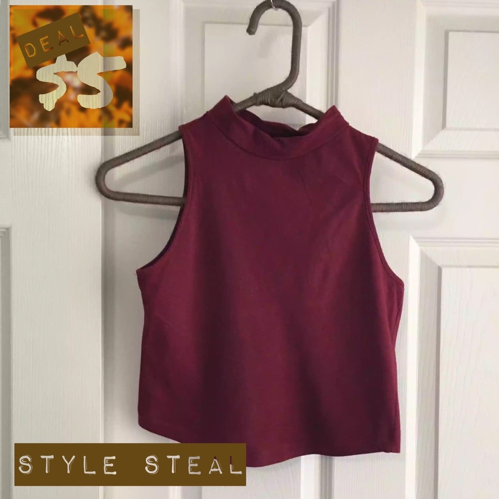 💚 Red sleeveless mock neck top